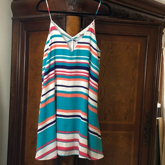 Peach Love California Dresses & Skirts - 🍑NWT Dress Crisscross Cutie with Pockets!